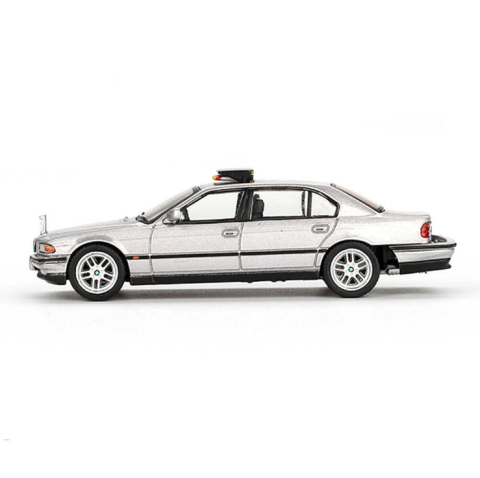 Mini GT 1/64 BMW 750IL ''Tomorrow Never Dies'' - Blister Paket